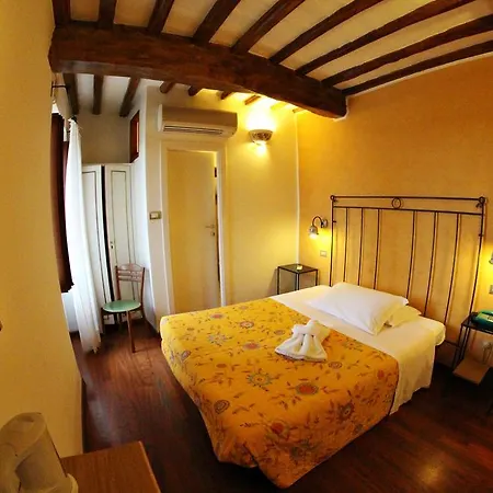 Hotel Primavera Mini
